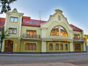 Отель Letuchiy Gollandets  Ужгород